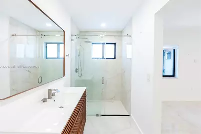 8340 NW 193rd Ln, Hialeah, FL 33015 - Photo 27