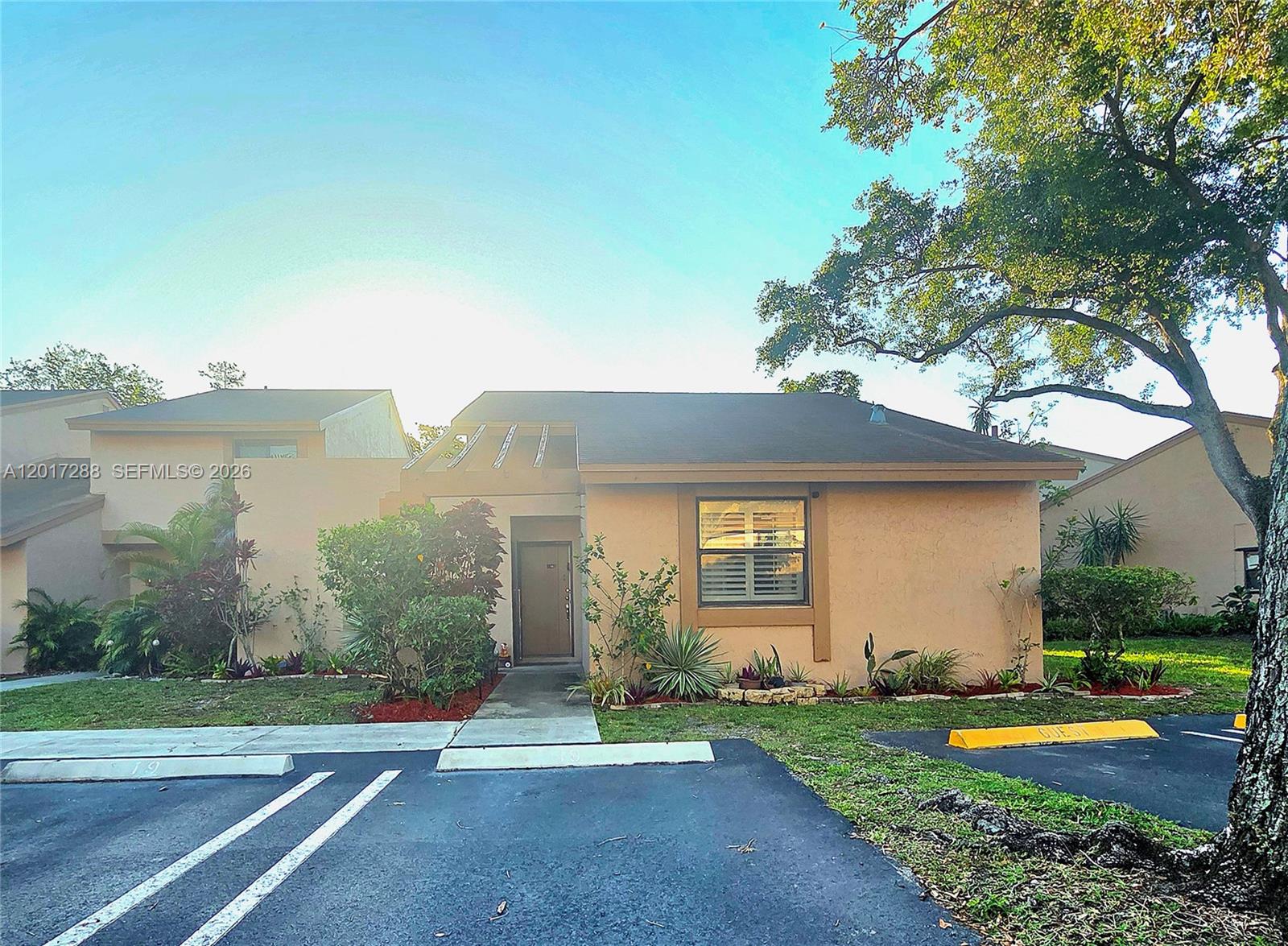 19 Chestnut Cir - 19 Chestnut Cir, Cooper City, FL 33026 Luxury Property | Jose Angel Pina