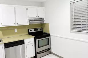 410 SE 2nd St, Hallandale Beach, FL 33009 - Photo 5