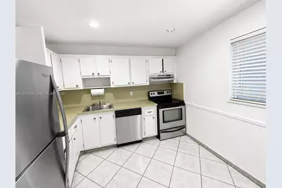 410 SE 2nd St #415, Hallandale Beach, FL 33009 - Photo 3