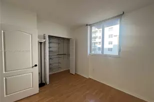 5091 NW 7th St, Miami, FL 33126 - Photo 5