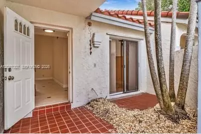 1395 Cottonwood Cir #1395, Weston, FL 33326 - Photo 3