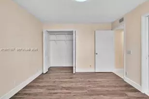 1395 Cottonwood Cir, Weston, FL 33326 - Photo 23