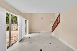 1395 Cottonwood Cir, Weston, FL 33326 - Photo 9