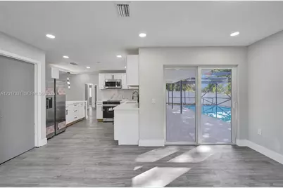 8400 NW 7th St, Pembroke Pines, FL 33024 - Photo 33