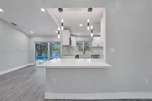 8400 NW 7th St, Pembroke Pines, FL 33024 - Photo 23