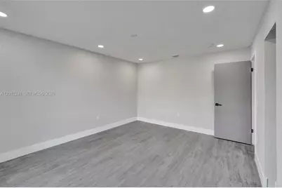 8400 NW 7th St, Pembroke Pines, FL 33024 - Photo 17