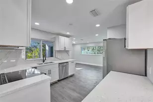 8400 NW 7th St, Pembroke Pines, FL 33024 - Photo 25
