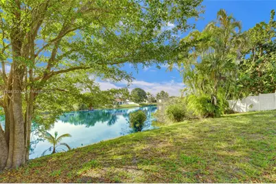 8400 NW 7th St, Pembroke Pines, FL 33024 - Photo 65