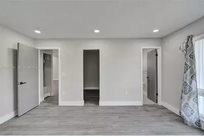 8400 NW 7th St, Pembroke Pines, FL 33024 - Photo 15
