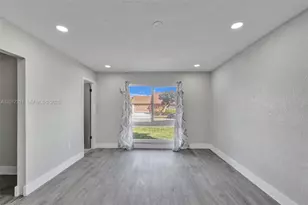 8400 NW 7th St, Pembroke Pines, FL 33024 - Photo 13