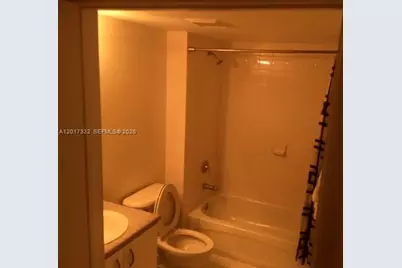 816 NW 11th St #1104, Miami, FL 33136 - Photo 5
