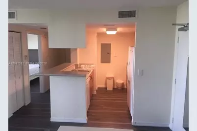 816 NW 11th St #1104, Miami, FL 33136 - Photo 3
