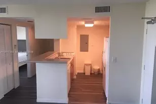 816 NW 11th St, Miami, FL 33136 - Photo 3