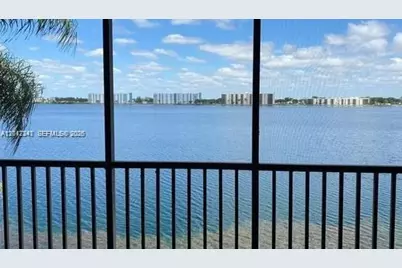 117 Lake Emerald Dr #308, Oakland Park, FL 33309 - Photo 3