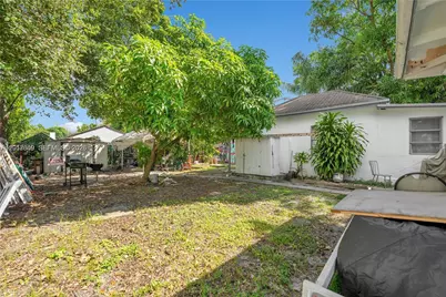 35 NW 57th St, Miami, FL 33127 - Photo 19