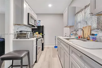 35 NW 57th St, Miami, FL 33127 - Photo 13