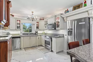 2624 NE 30th St, Fort Lauderdale, FL 33306 - Photo 9