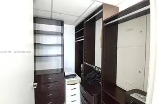 465 Brickell Ave, Miami, FL 33131 - Photo 17