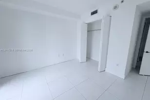 31 SE 6th St, Miami, FL 33131 - Photo 9