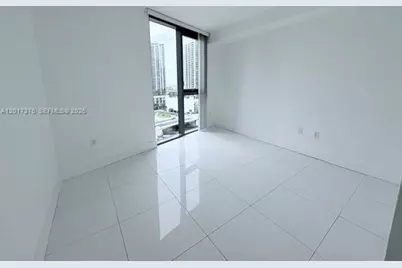 31 SE 6th St #2001, Miami, FL 33131 - Photo 7