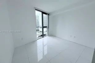 31 SE 6th St, Miami, FL 33131 - Photo 7