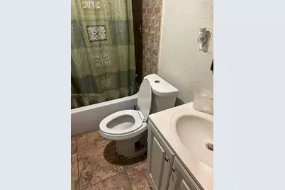1560 NE 154th St, North Miami Beach, FL 33162 - Photo 15