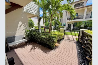 4680 NW 83rd Path #4680, Doral, FL 33166 - Photo 3