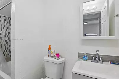 1945 NW 86th St, Miami, FL 33147 - Photo 21