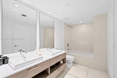 1300 S Miami Ave #1004, Miami, FL 33130 - Photo 13