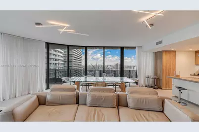 1000 Brickell Plz #3002, Miami, FL 33131 - Photo 21