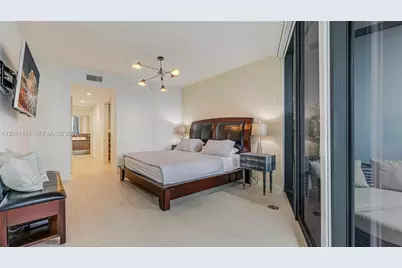 1000 Brickell Plz #3002, Miami, FL 33131 - Photo 27