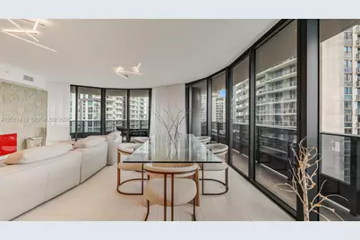 1000 Brickell Plz #3002, Miami, FL 33131 - Photo 17