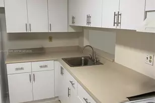 8035 SW 107th Ave, Miami, FL 33173 - Photo 5