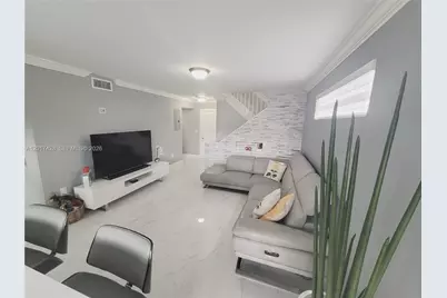 7506 NW 169th Ter #1, Hialeah, FL 33015 - Photo 9