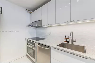 1331 Lincoln Rd #704, Miami Beach, FL 33139 - Photo 9