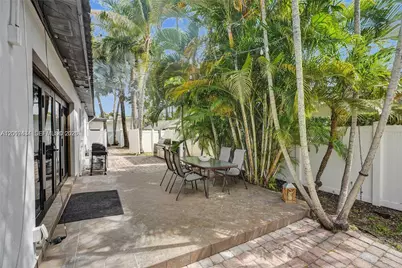 707 N 13 Avenue, Hollywood, FL 33019 - Photo 17