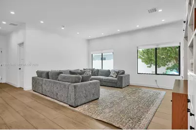 1025 NE 170th Ter, Miami, FL 33162 - Photo 23