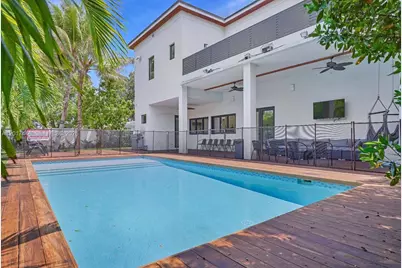 1025 NE 170th Ter, Miami, FL 33162 - Photo 17