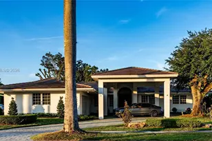 15761 Turnberry Dr, Miami Lakes, FL 33014 - Photo 3