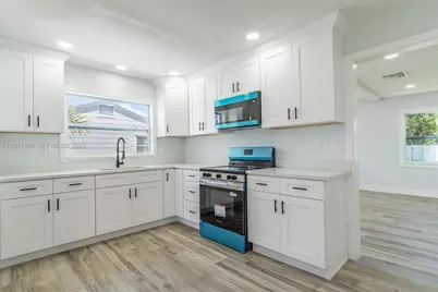 116 85th Ave, Saint Petersburg, FL 33702 - Photo 5