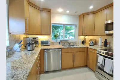 3853 NE 170th St #B10, North Miami Beach, FL 33160 - Photo 11