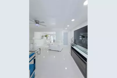 6709 W 15th Ct, Hialeah, FL 33012 - Photo 7