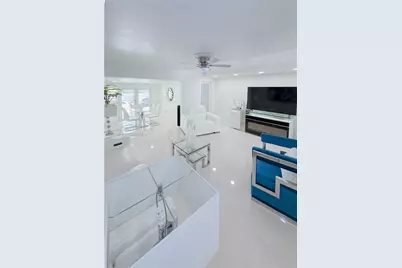 6709 W 15th Ct, Hialeah, FL 33012 - Photo 9
