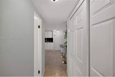 19201 Collins Ave #949, Sunny Isles Beach, FL 33160 - Photo 11
