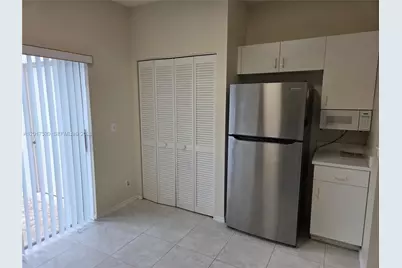 47 Simonton Cir, Weston, FL 33326 - Photo 3