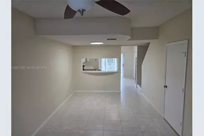 47 Simonton Cir, Weston, FL 33326 - Photo 5