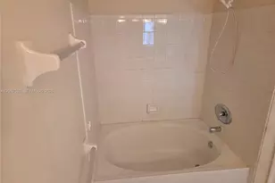 47 Simonton Cir, Weston, FL 33326 - Photo 11