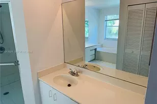 18801 NW 12th St, Pembroke Pines, FL 33029 - Photo 23