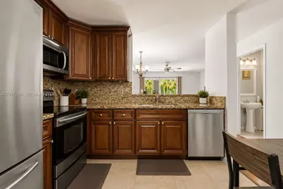 9770 Kamena Cir, Boynton Beach, FL 33436 - Photo 3